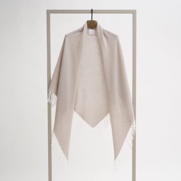 Herzen‘sangelegenheit Dreieckstuch cloudy-ermine