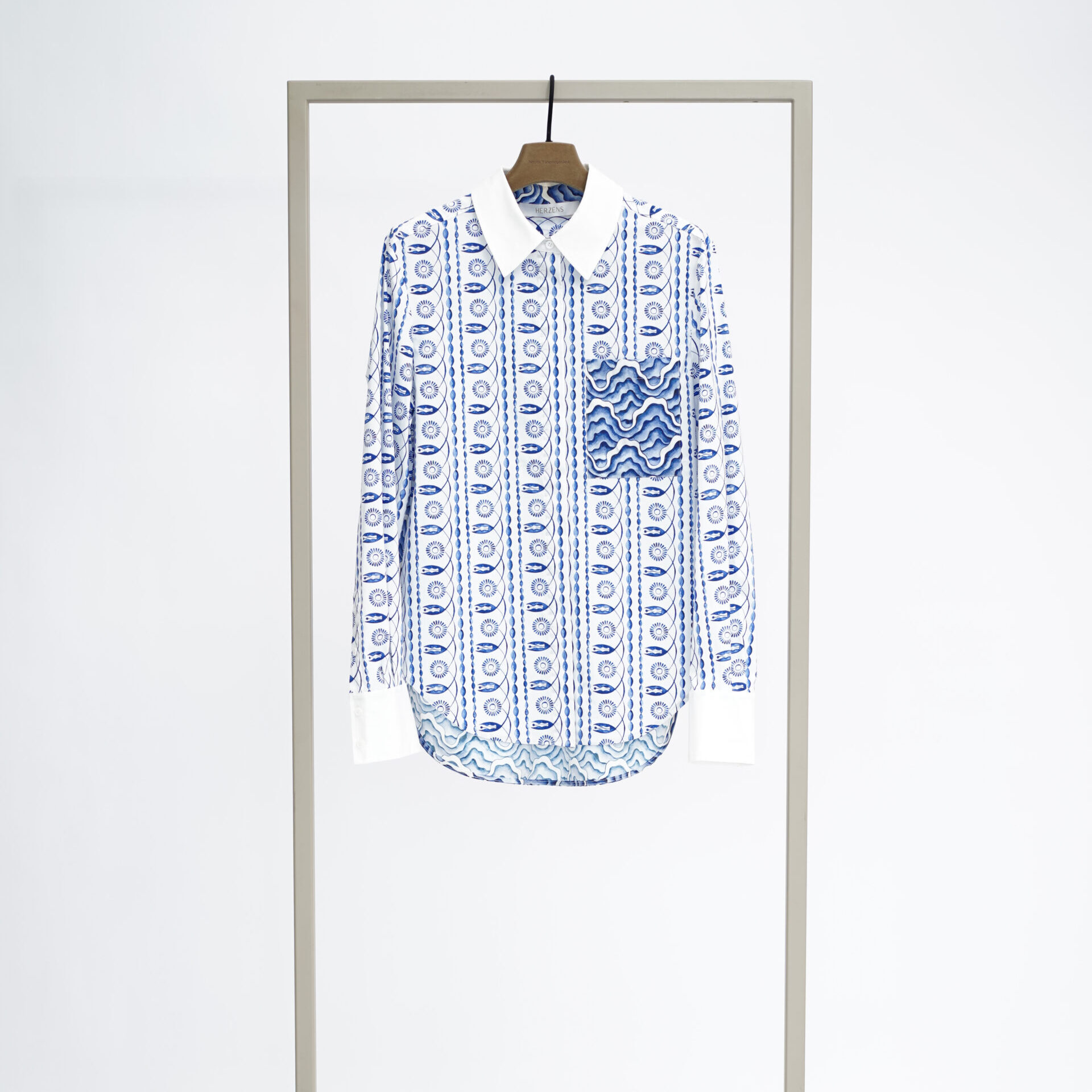 Herzen‘sangelegenheit Bluse azure-superwhite-multi